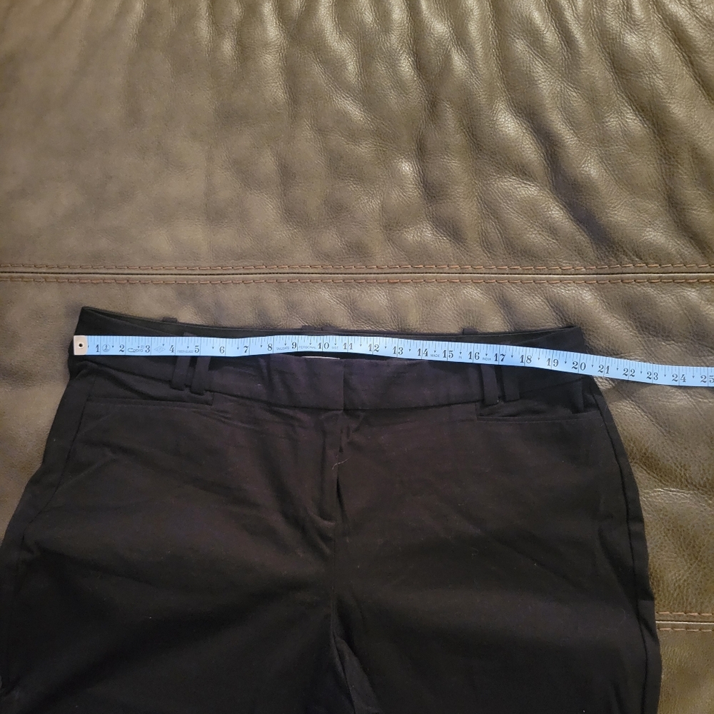 ●●SALE ●● NWOT Lane Bryant "The Allie" Black Capri Pants Sz 18P - Picture 3 of 9